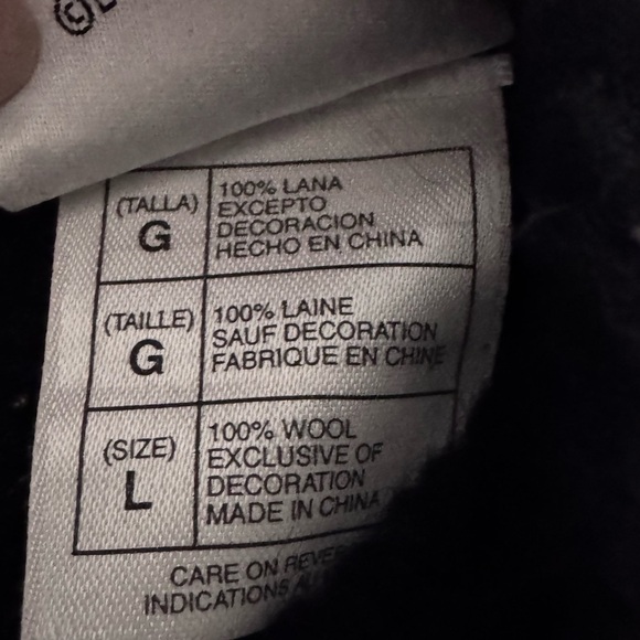 🏔️Rare 1990's Vintage Disney Ski Lodge Cream and Blue V-Neck Sweaters 100% Wool - Picture 8 of 16